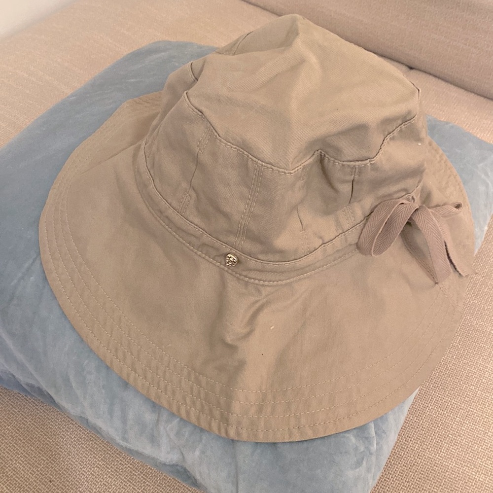 Helen Kaminski sun hat